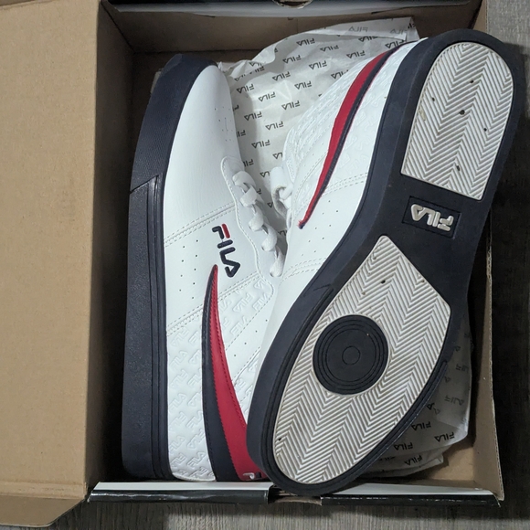Fila Men's White and Red High-Top Sneakers - Picture 2 of 5